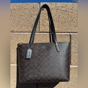 Coach Fiona Zip Tote